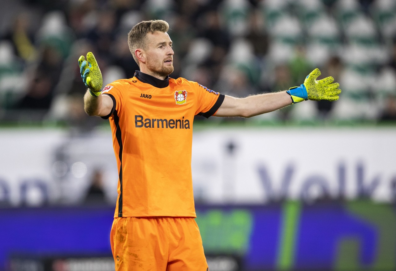 赫拉德茨基：會(huì )先與滕哈赫聊聊未來(lái)計劃，我目前的狀態(tài)很好