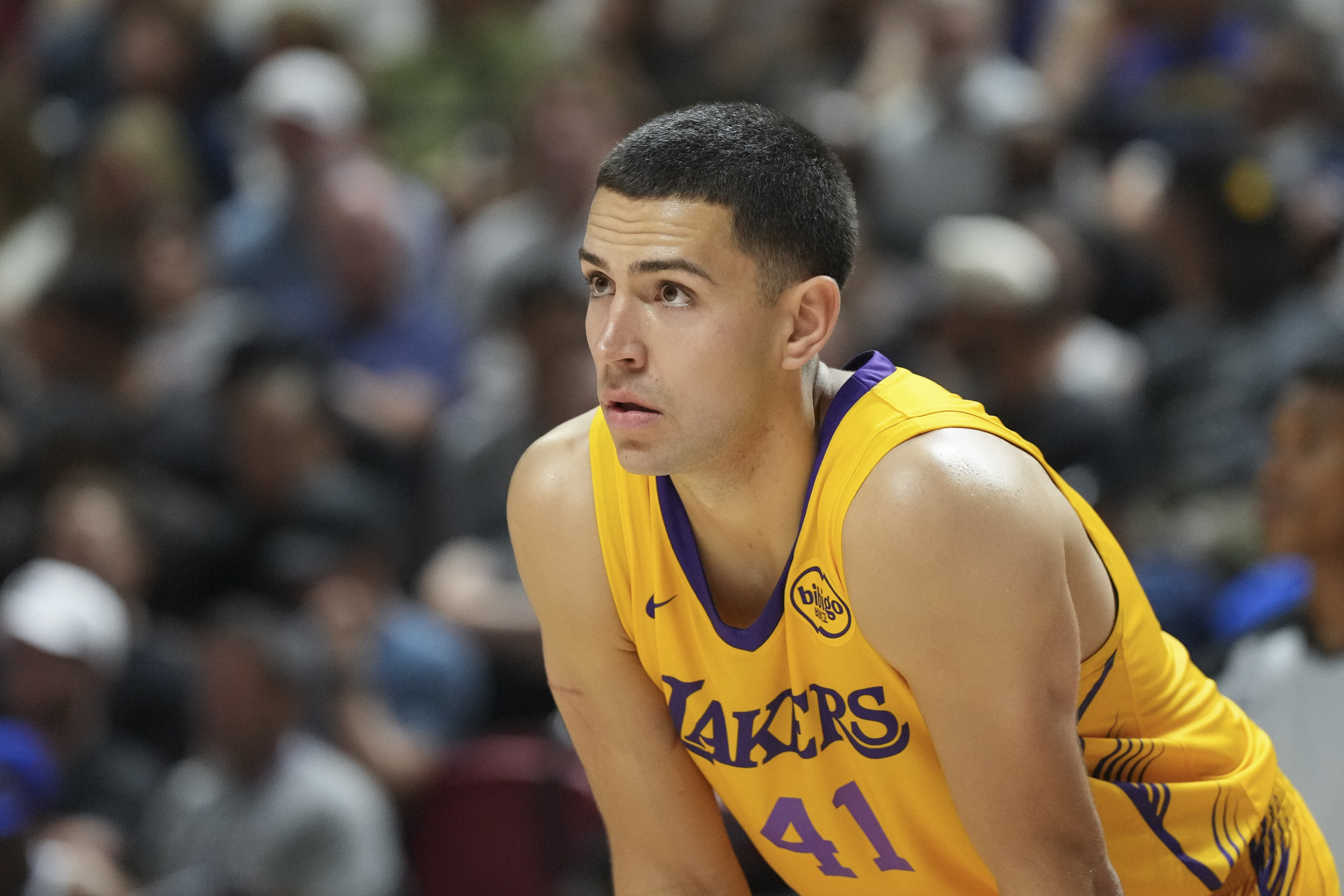 高開(kāi)低走??斯威德前5投全中&后10投僅1中 得到17分6板1助1斷1帽