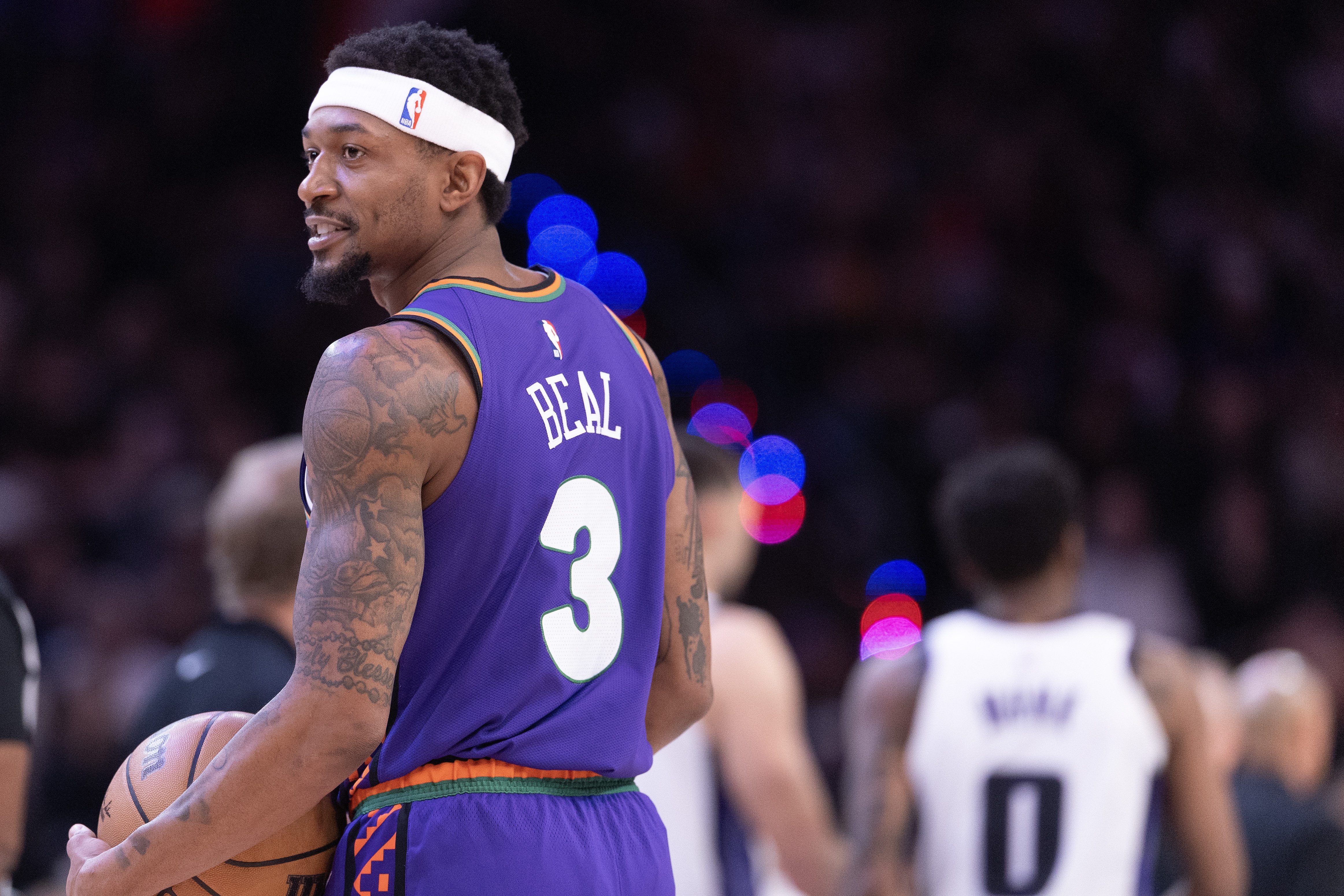 美記：勇士對比爾其實(shí)也沒(méi)很感興趣 除非他愿意接受一份底薪合同