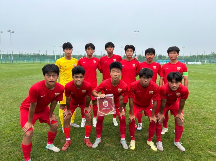青少年精英聯(lián)賽決賽第一階段，上海海港U17隊戰勝廣東廣州豹