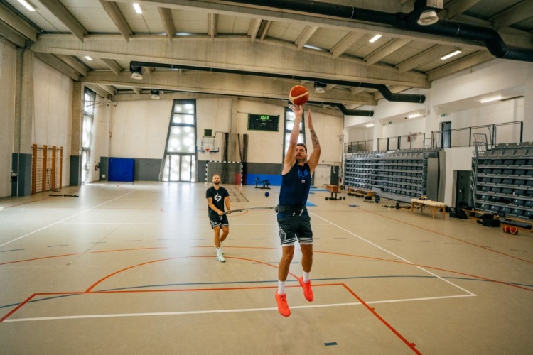 被交易&首輪出局！賽季結束第二天 東契奇就讓經(jīng)紀人開(kāi)始訓練計劃