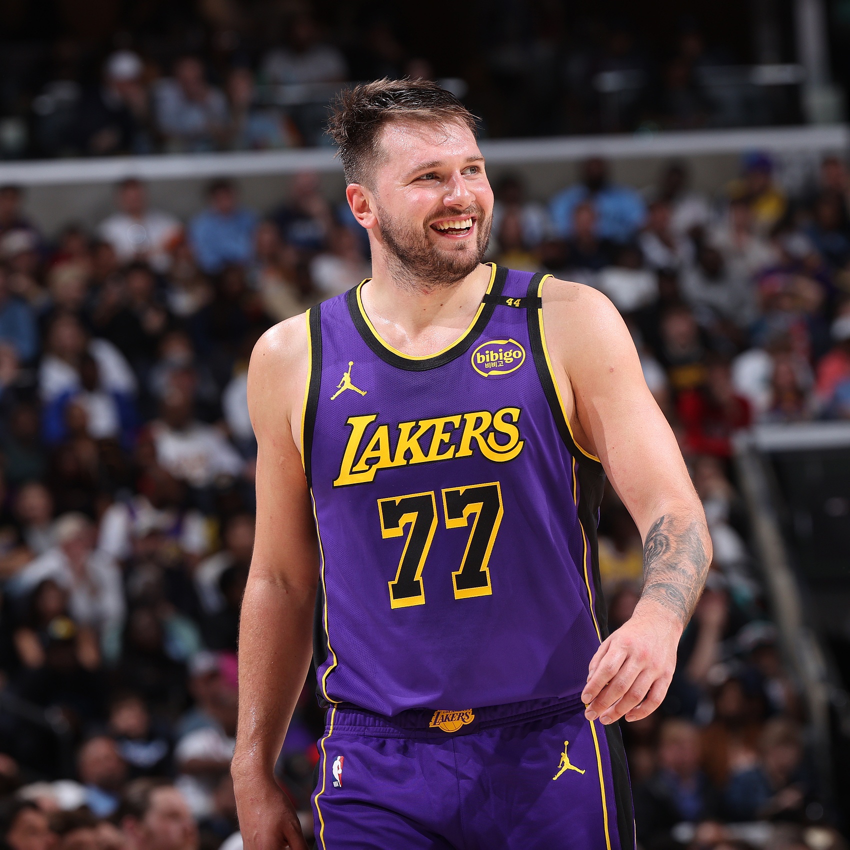 東契奇：休賽期還沒(méi)進(jìn)行過(guò)5v5訓練 但感覺(jué)自己休息得更充分了