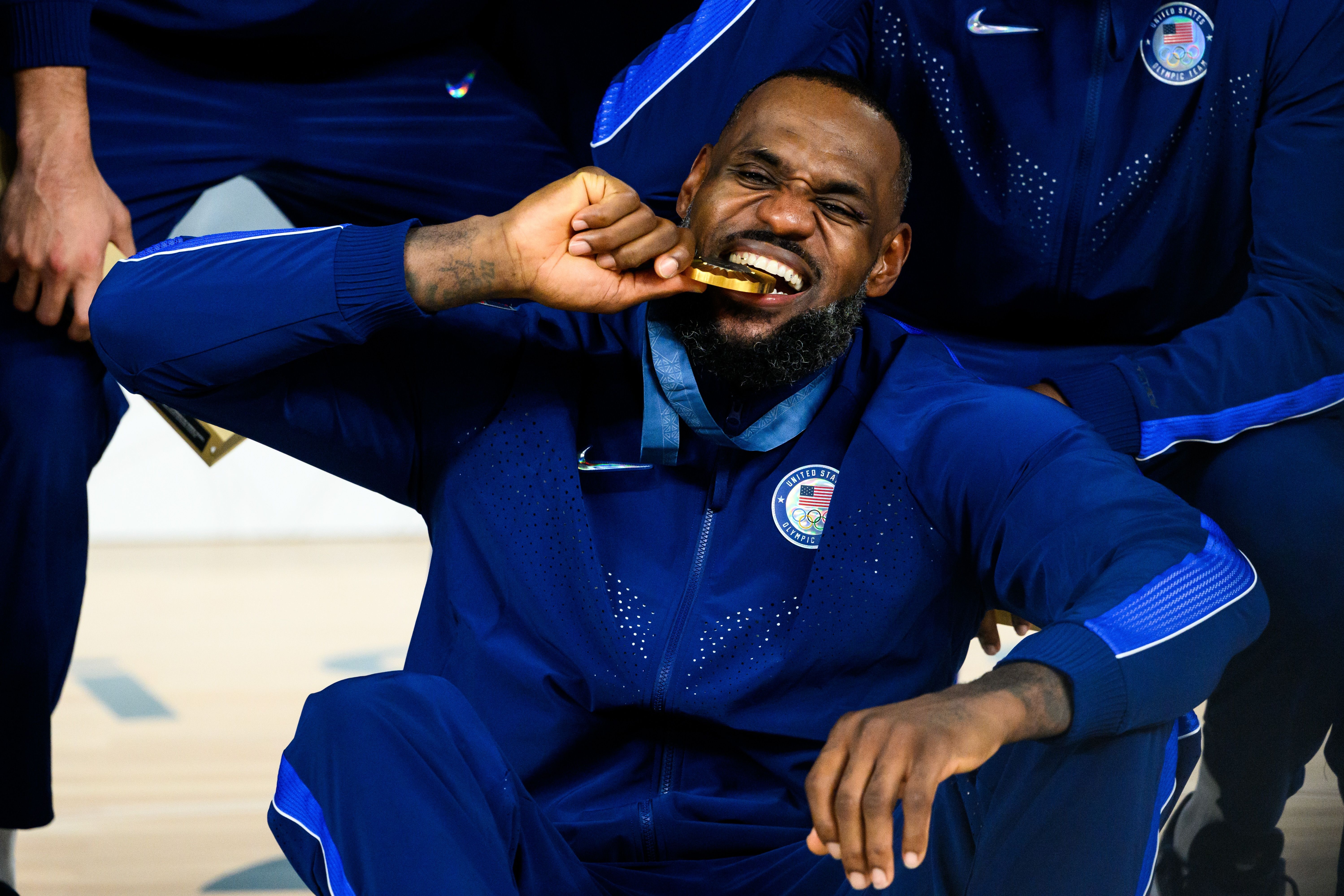 懷特：詹姆斯去年專(zhuān)注于贏(yíng)得金牌 他說(shuō)我們是12名最頂尖球員??