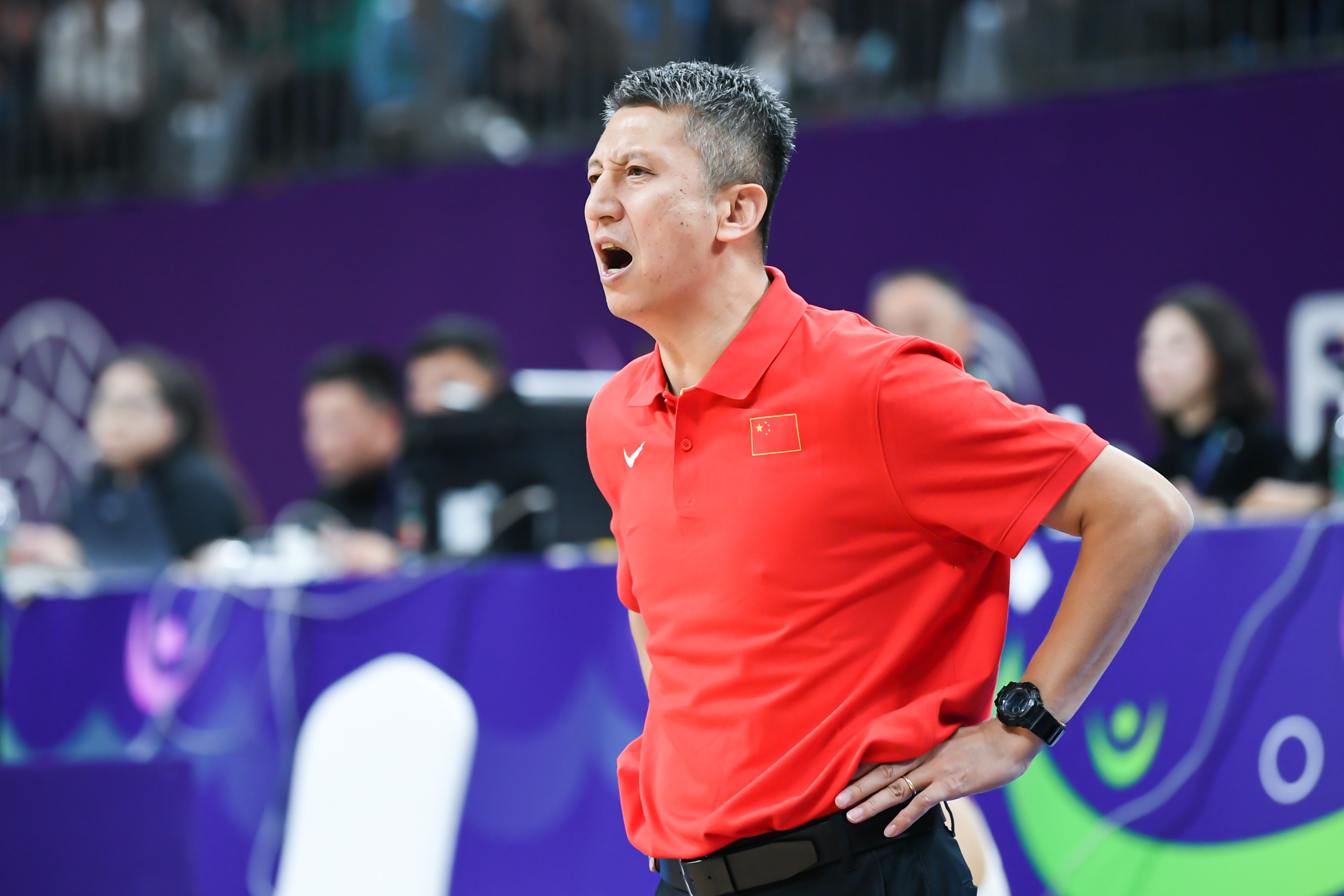 媒體人：韓國開(kāi)局打得非常靈 中國男籃要殺傷 守是守不下來(lái)的