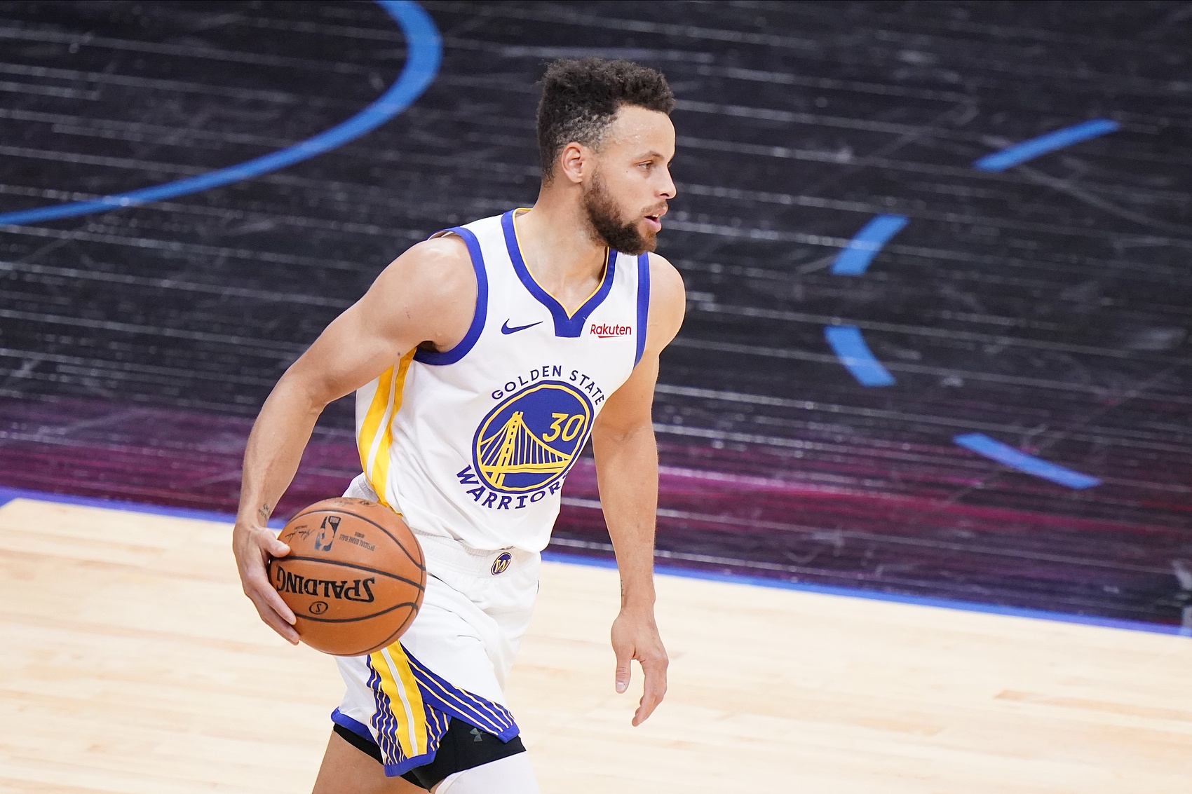 大學(xué)恩師：庫里富有想象力 總在思考傾聽(tīng) 這種天賦我不知如何培養