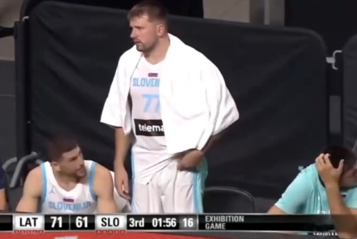 無(wú)大礙！東契奇已回到場(chǎng)邊替補席 他希望繼續上場(chǎng)但被隊醫阻止！