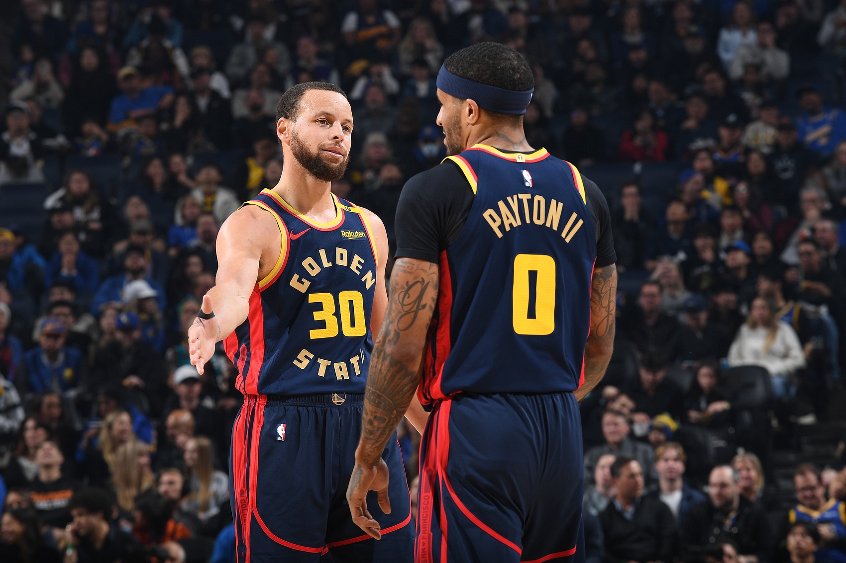 美記：庫里與小佩頓進(jìn)行了接觸 他正督促勇士簽下后者 追夢(mèng)也支持