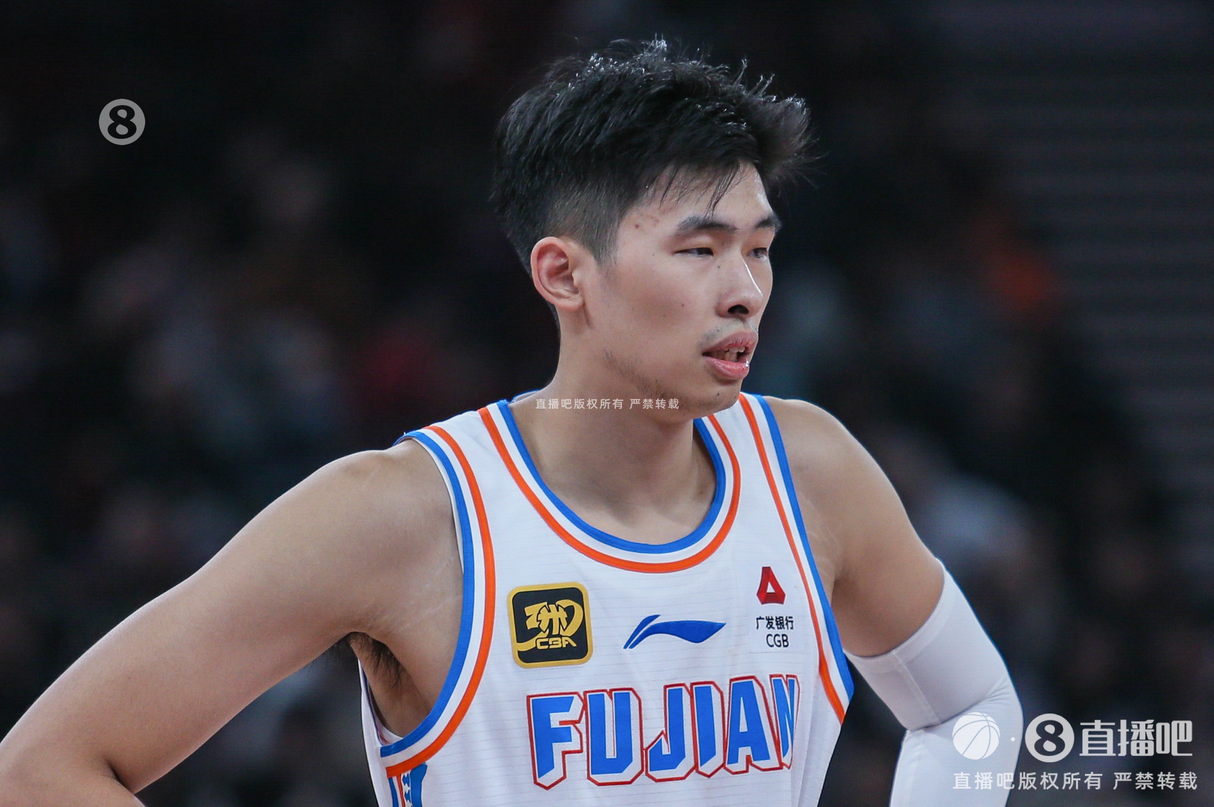 媒體人：福建先后續約鄒陽(yáng)和黎伊揚 明確了球隊未來(lái)的基本框架