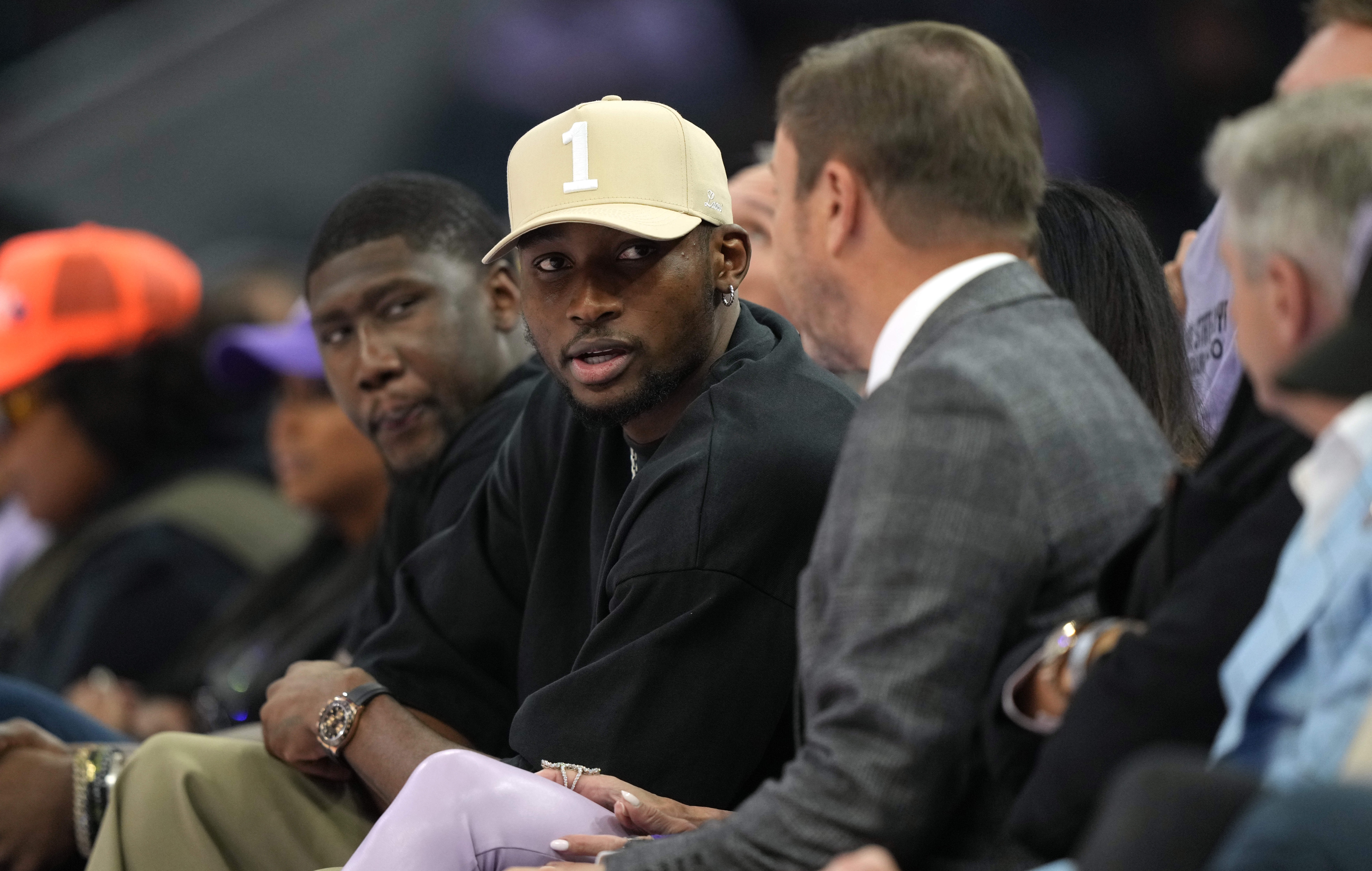 美記：國王仍在等待庫明加交易的最終結果 按捺著(zhù)簽下威少的沖動(dòng)