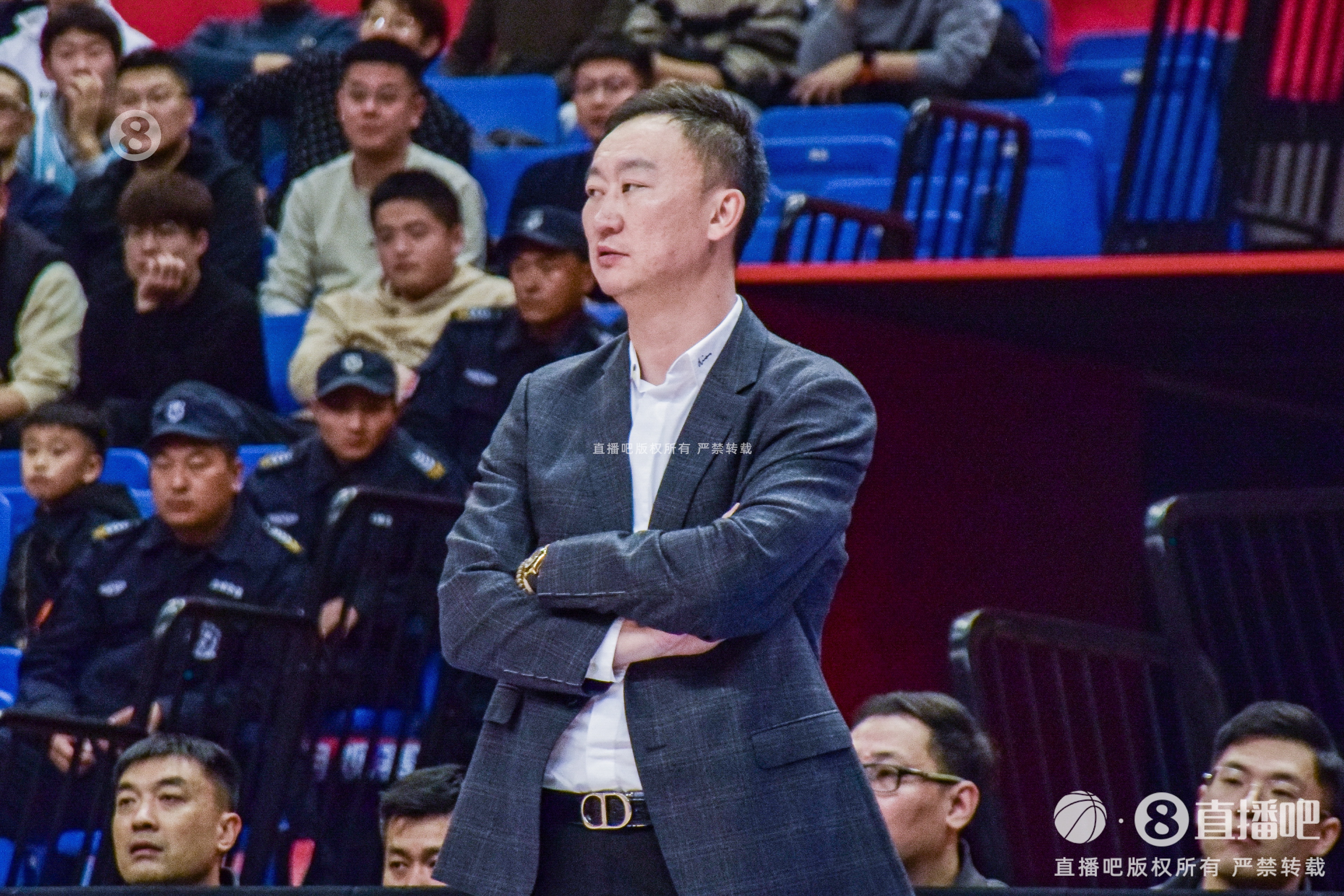 媒體人：9名球員離開(kāi)了青島 球隊陣容十分年輕 王奕博會(huì )帶來(lái)經(jīng)驗