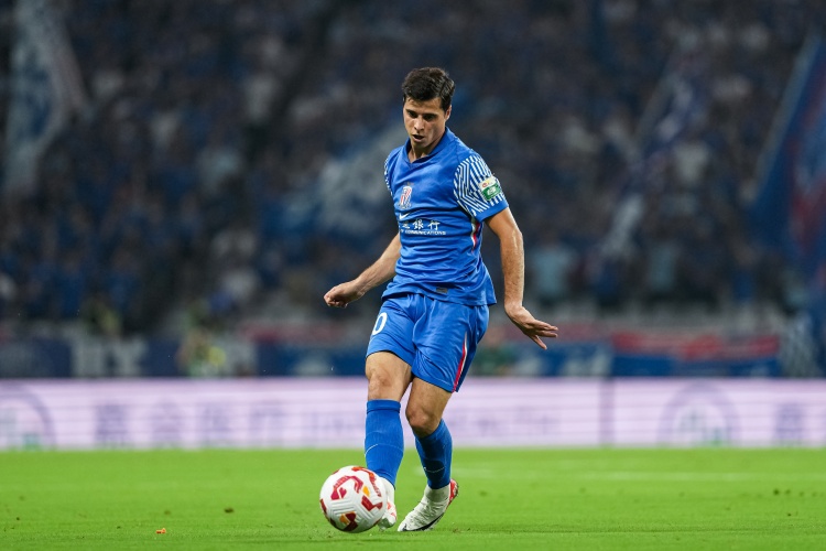 記者：申花這整體打得一般，特謝拉個(gè)人能力還是鶴立雞群的