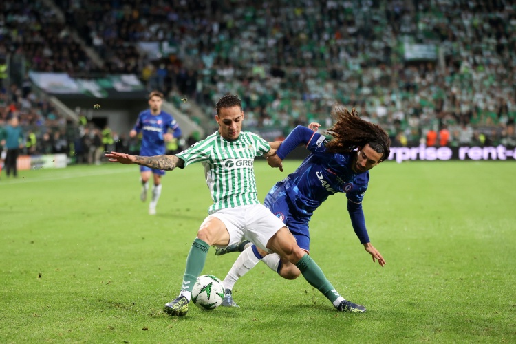 安東尼：在曼聯(lián)艱難時(shí)刻父親一直陪伴我，現在我們很開(kāi)心很享受