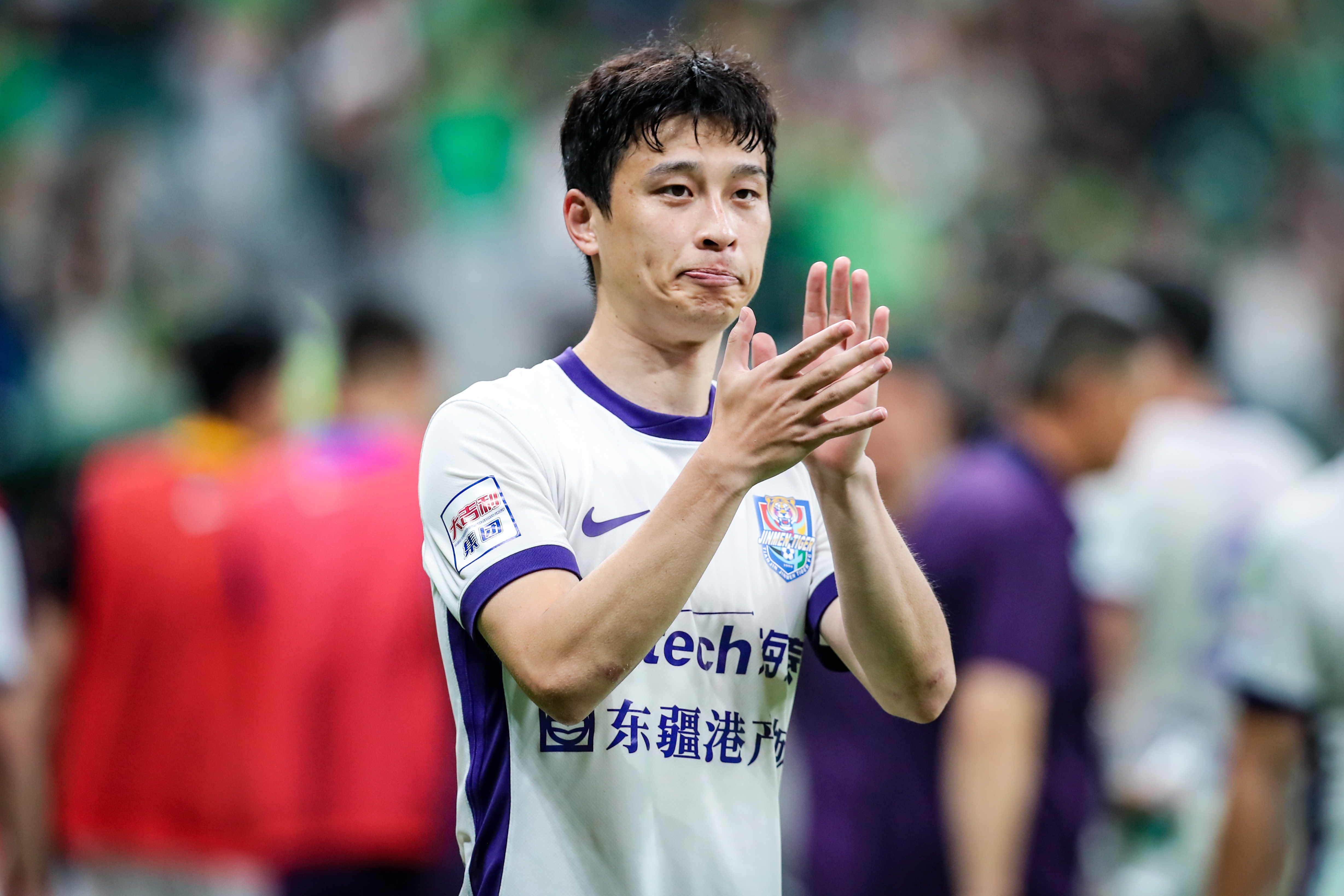 巴頓談30歲生日：輕易不敢煽情因容易落淚 還不習慣“老將”稱(chēng)呼