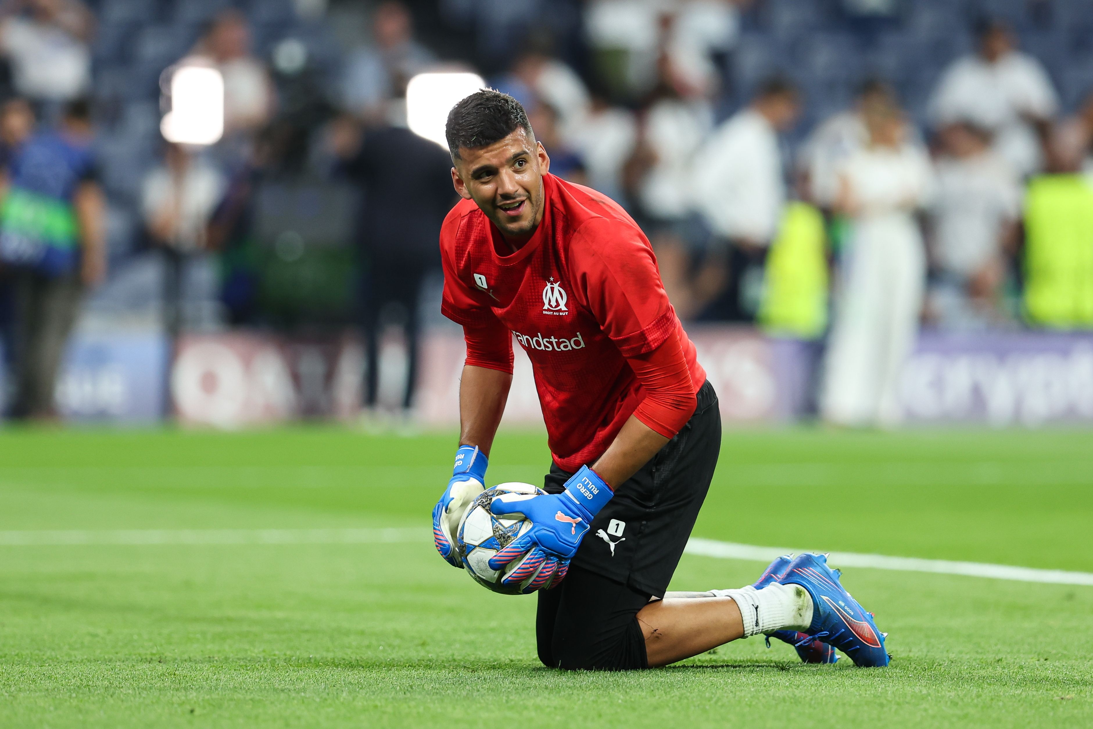 魯利單場(chǎng)歐冠撲救13+、撲救禁區內射門(mén)10+ 近22年歐冠各僅5人做到