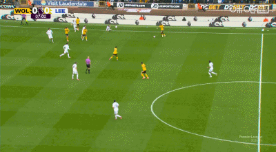 狼隊先下一城！第8分鐘，克雷伊奇破門(mén)，狼隊1-0領(lǐng)先利茲聯(lián)