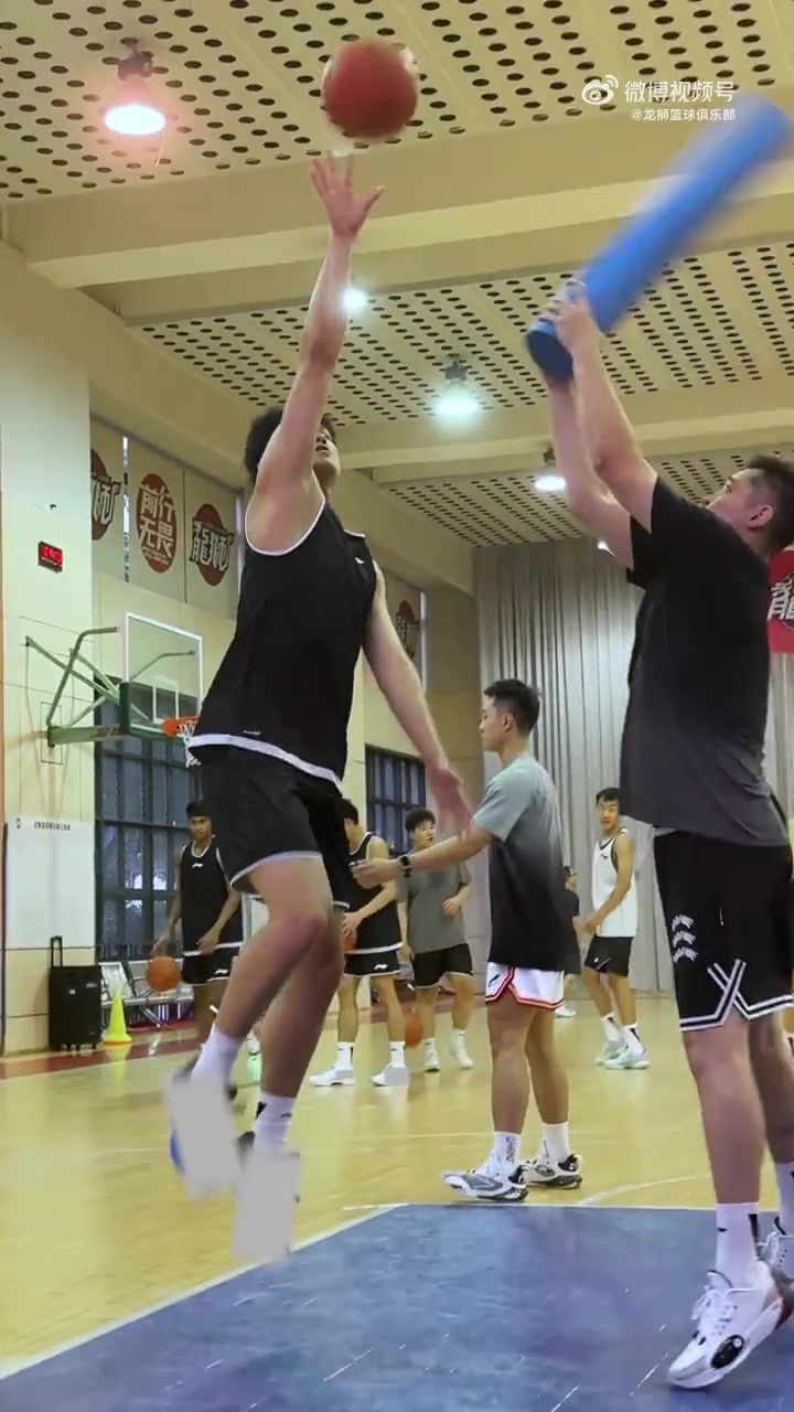 備戰NBA季前賽訓練，相信過(guò)程！??